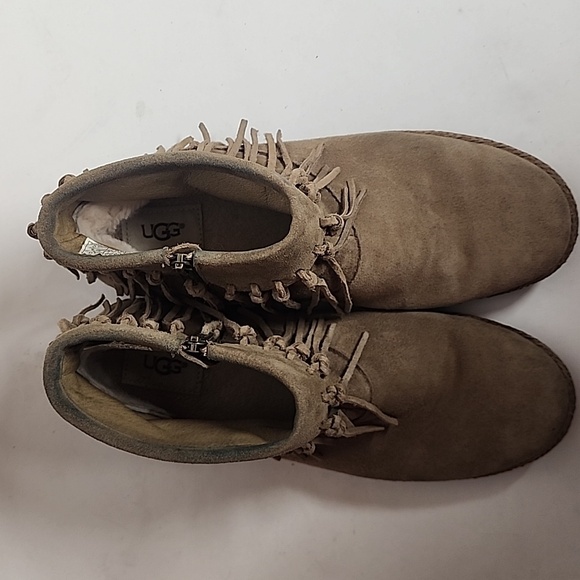 UGG Fringe Suede Moccasins - Sand Size 9.5 - Picture 2 of 10